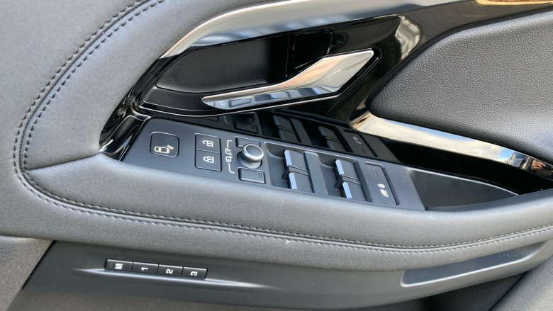 Land Rover Range Rover Evoque 2.0 D200 R-Dynamic SE 5dr Auto Diesel Hatchback